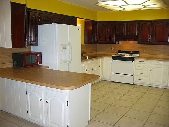 Large eat-in kitchen