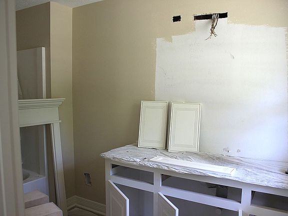 5th image of 4627 Rogers St