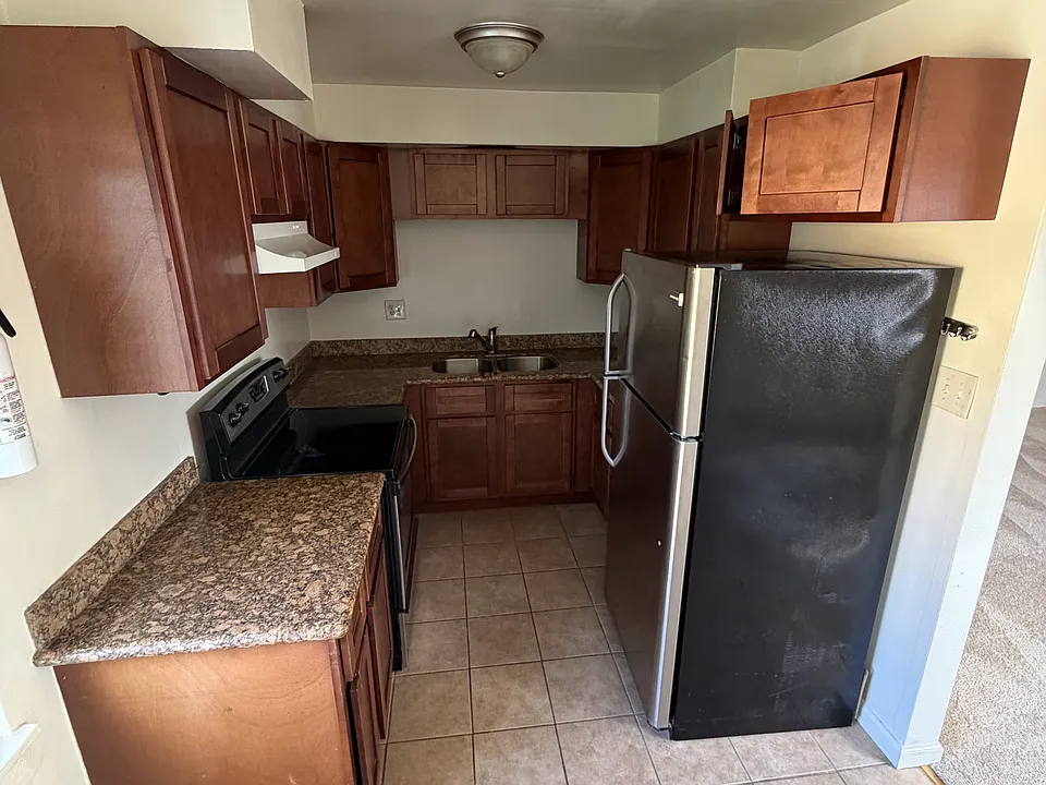 273 Macarthur Blvd #207