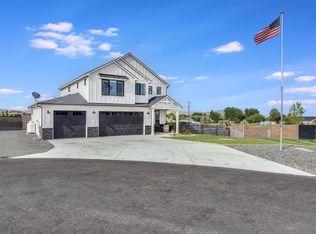 10419 Summit View Ct, Kennewick, WA 99338