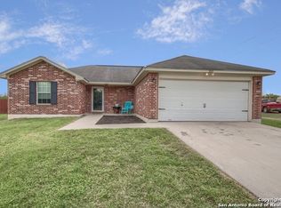 1043 Sheffield Rd, Seguin, TX 78155