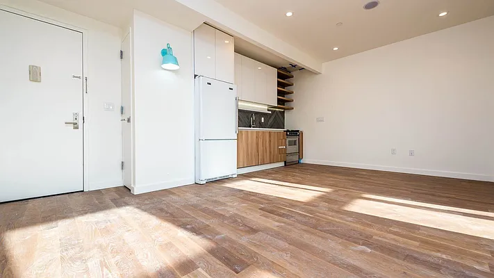 Rented by Nooklyn NYC LLC | media 55