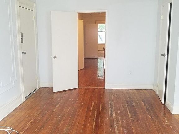 3rd image of 207 Kosciuszko St