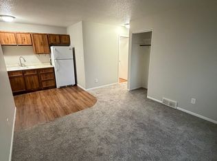 213 28th Ave W APT 3, Milan, IL 61264