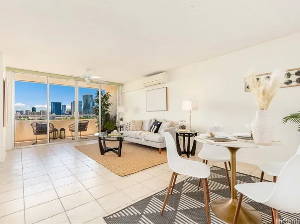 920 Ward Ave APT 13H, Honolulu, HI 96814