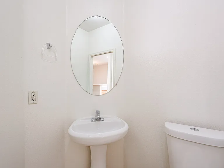 3221 N 37th St #32 — Photo 13