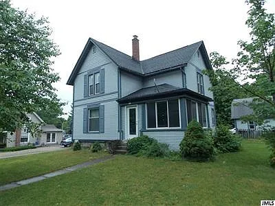 122 Tyrrell St photo 1