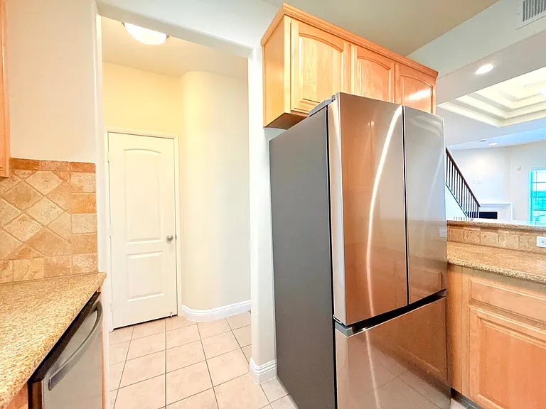 12217 Moorpark St. — Photo 9