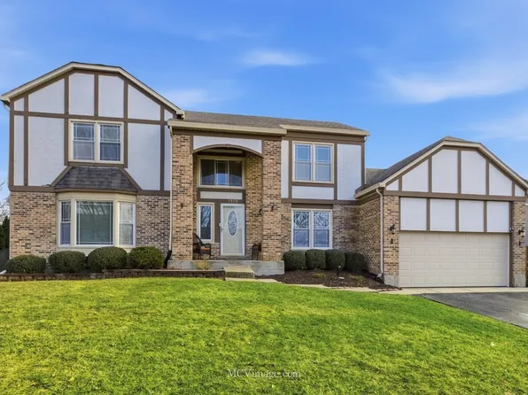 1070 N Ashbury Ave, Bolingbrook, IL 60440