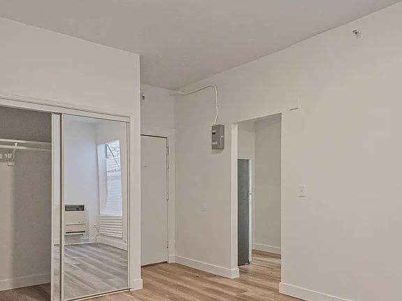 4th image of 1318 S Pacific Ave #18A