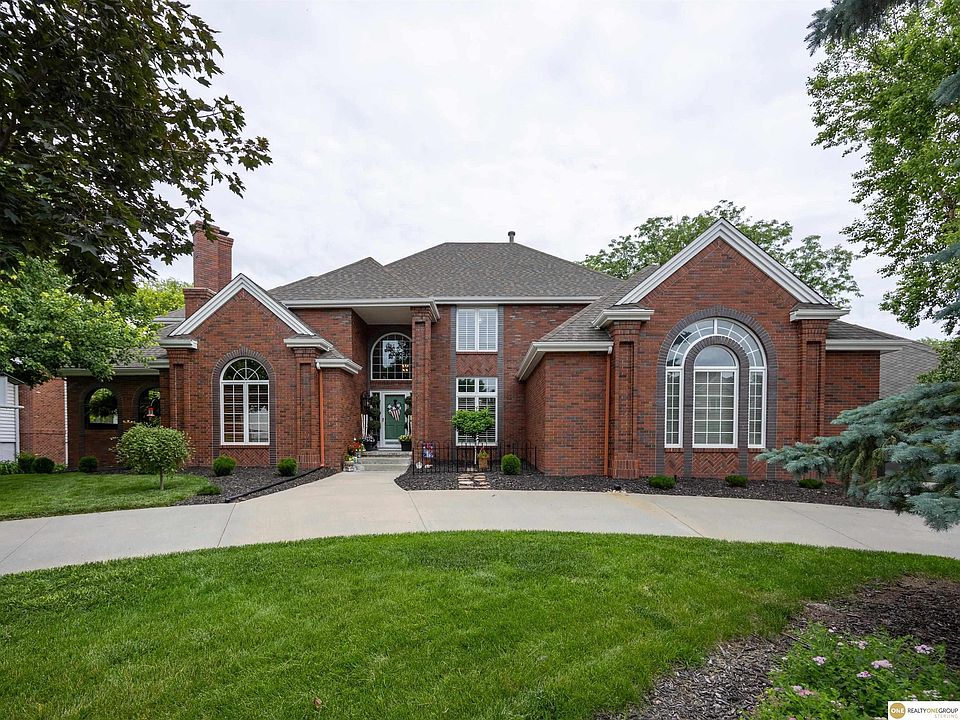 1st image of 16432 Leavenworth Cir