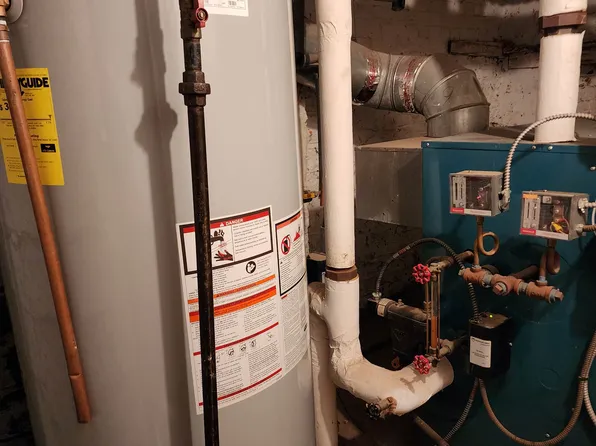 414 Onderdonk Avenue image 9 of 15