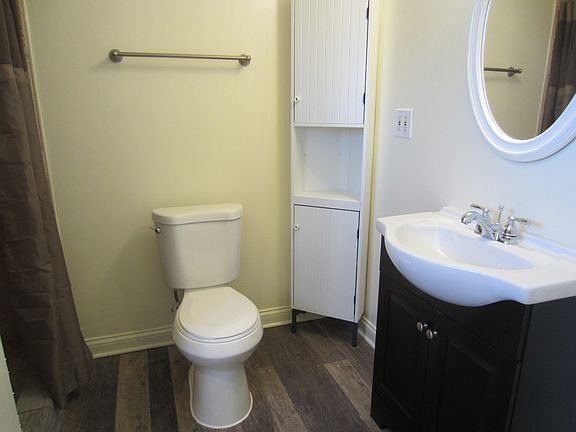 4th image of 10119 S 82nd Ave