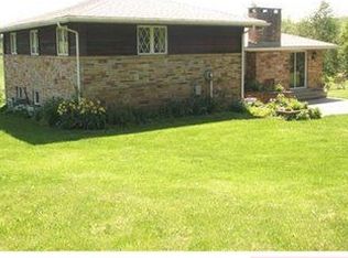 223 Forks Church Rd, Leechburg, PA 15656