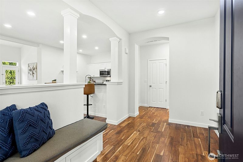 4th image of 23912 SE 7th St