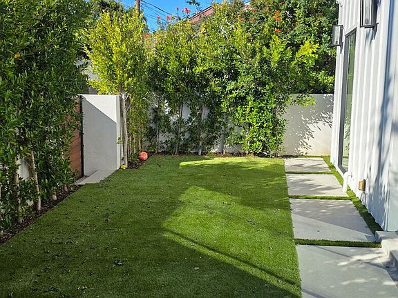 2nd image of 3021 Stanford Ave