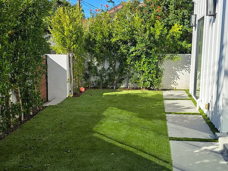 3021 Stanford Ave — Photo 2