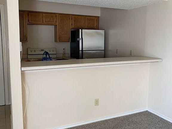 5th image of 9807-9833 Walnut St #D303