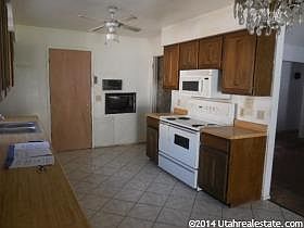 4th image of 1640 S Stewart St