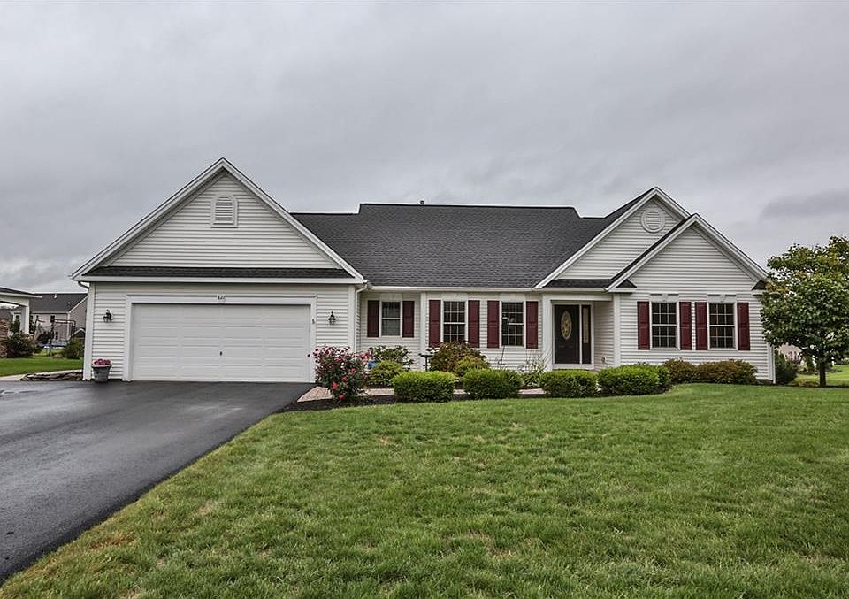 1st image of 827 Bannerwood Dr