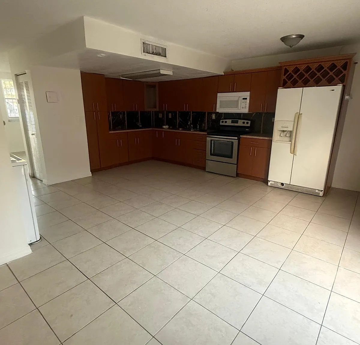 3 bed, 2.5 bath, 1141 sqft, $2,800 — Photo 1