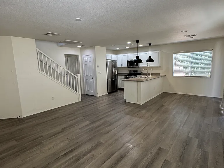 3825 Bayamon St — Photo 5