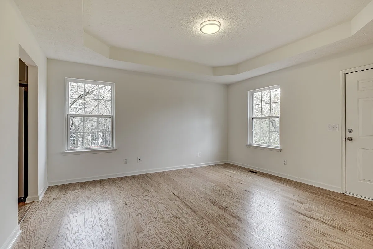 3 bed, 2.0 bath, 1080 sqft, $2,700 — Photo 4