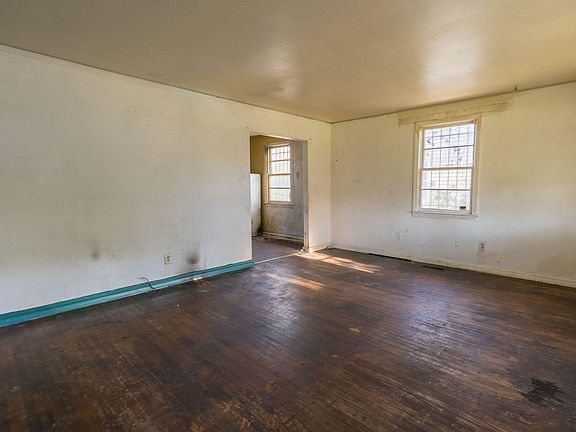 5th image of 1873 Kissingbower Road