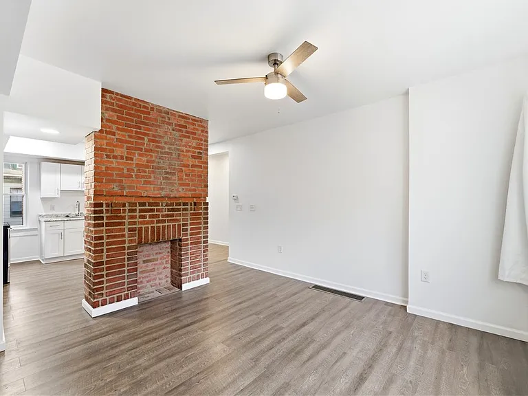 117 E Jefferson St #1 — Photo 5