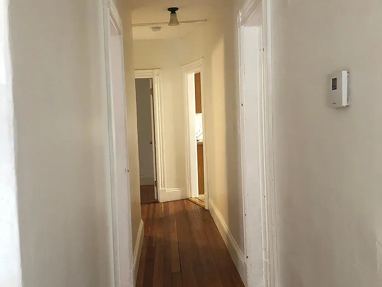 21 Wellington St — Photo 2