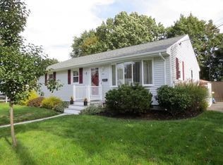 44 Robin Ln, Somerset, MA 02726
