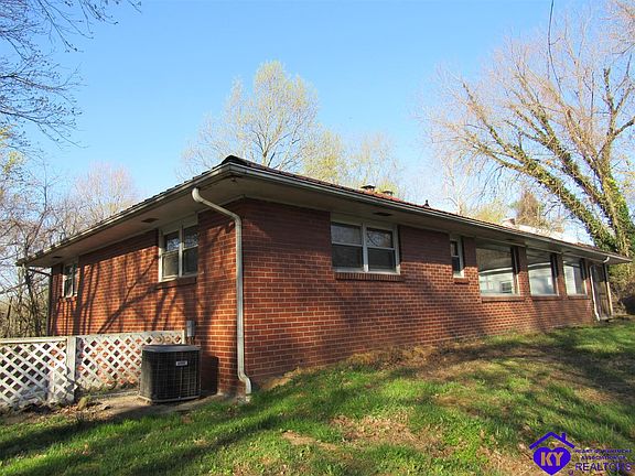 3rd image of 205 Upper Jefferson Ln