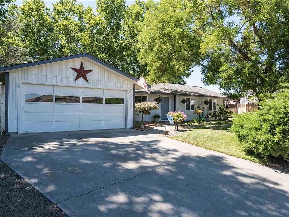 1st image of 8407 W Falls Pl
