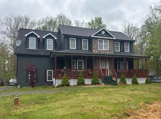 151 Ash Ln, Milford, PA 18337