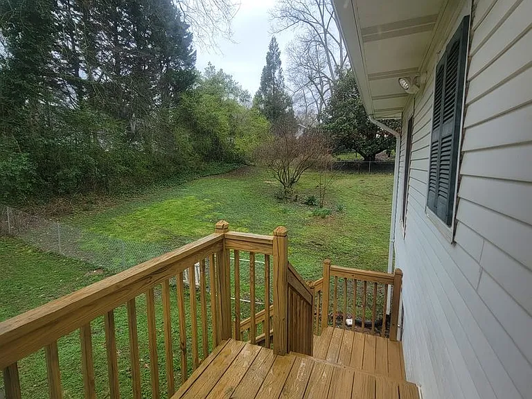 251 Archer St — Photo 18