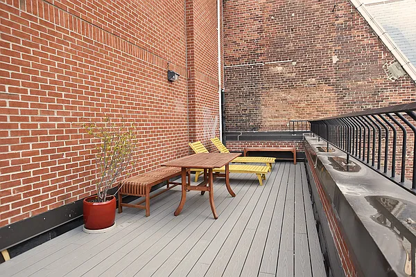 Rented by REAL New York | media 22