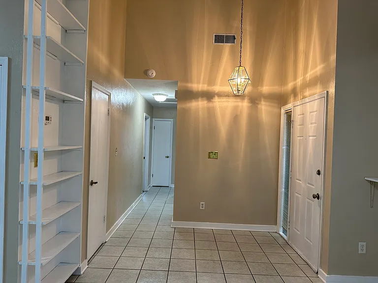 2400 Talco Hills Dr — Photo 5