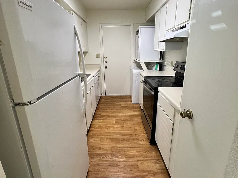 305 Craddock Ave #A — Photo 7