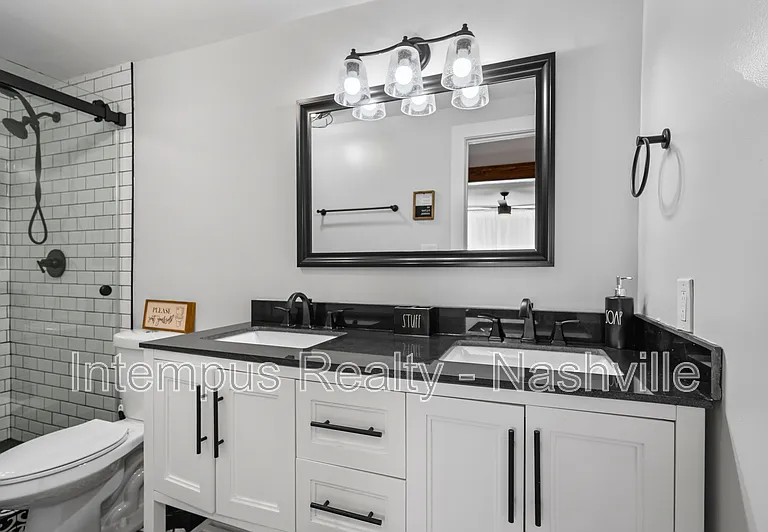 840 Lemont Dr #B — Photo 17