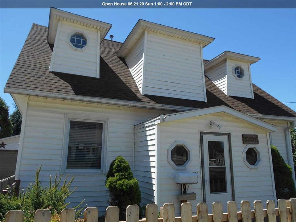 1st image of 2708 1st St