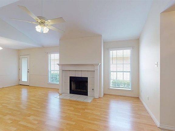 5th image of 1003 Lincoln Ave