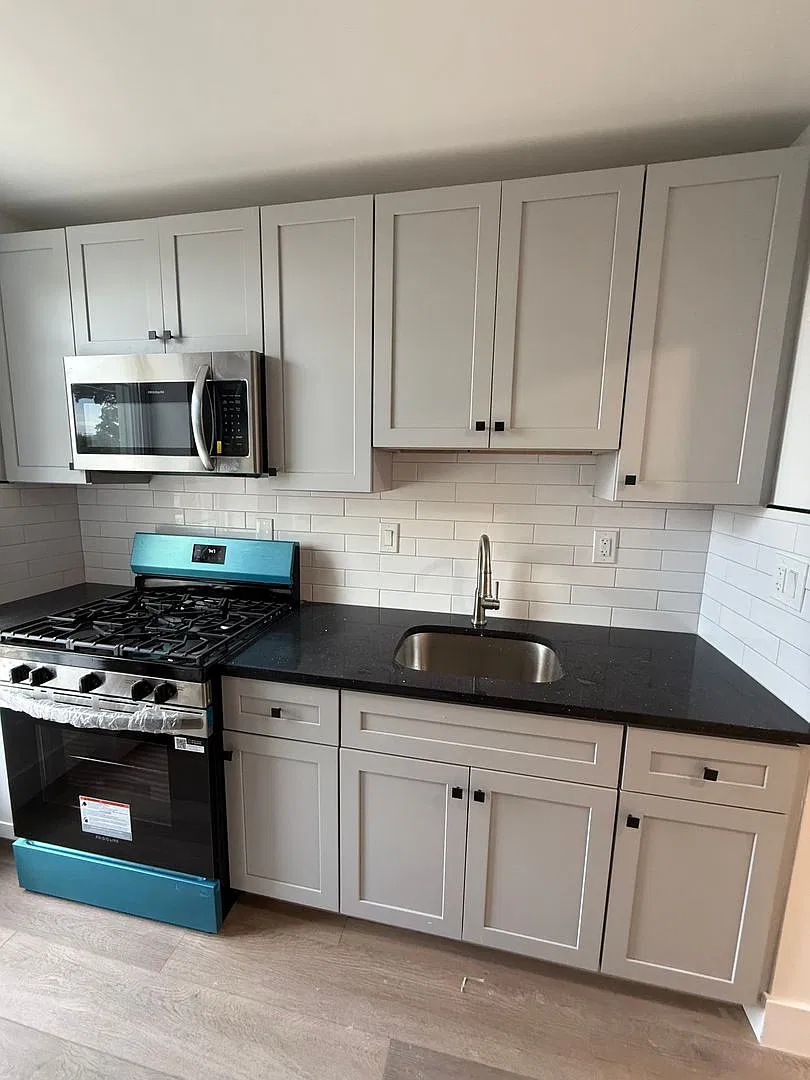 7950 Oxford Ave — Photo 4