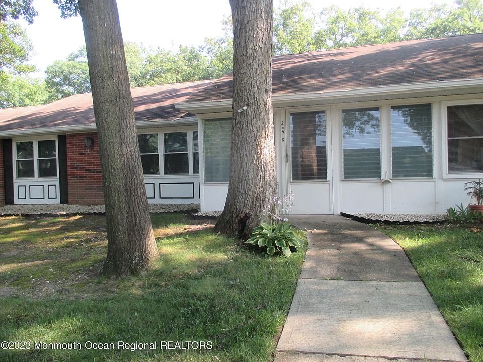 1st image of 255C Jefferson Court