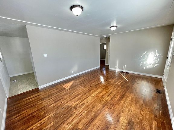 4th image of 1221 S Julian St
