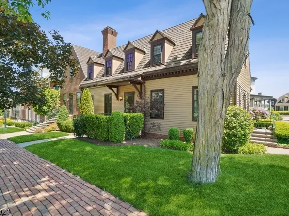 22 Murray Hill Sq, New Providence Boro, NJ 07974