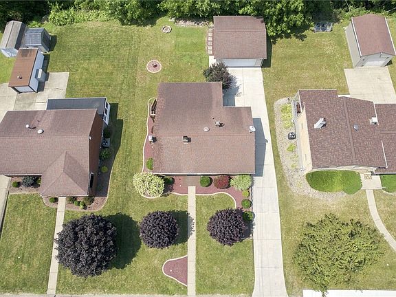 4th image of 13581 Saint Clair Dr