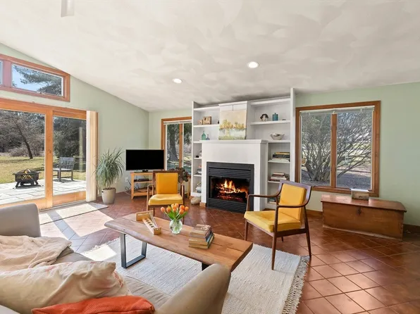 463 Johnson St, North Andover, MA 01845