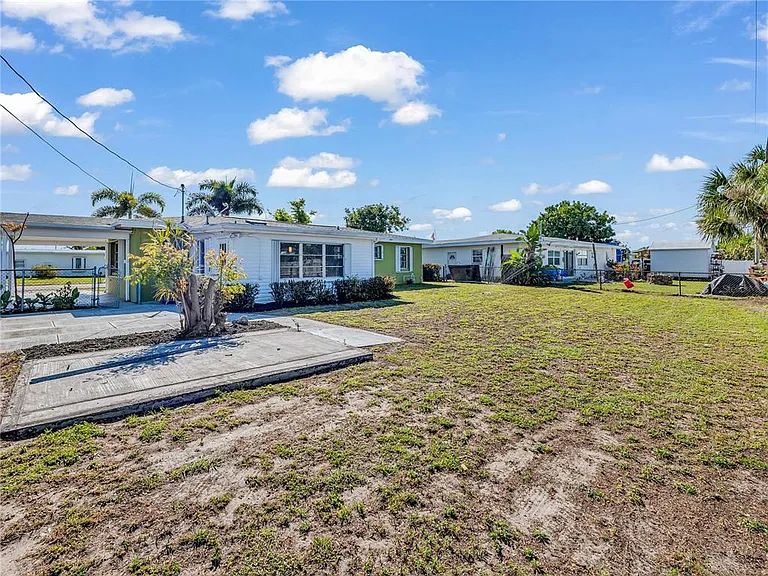 640 Dalton Blvd — Photo 22