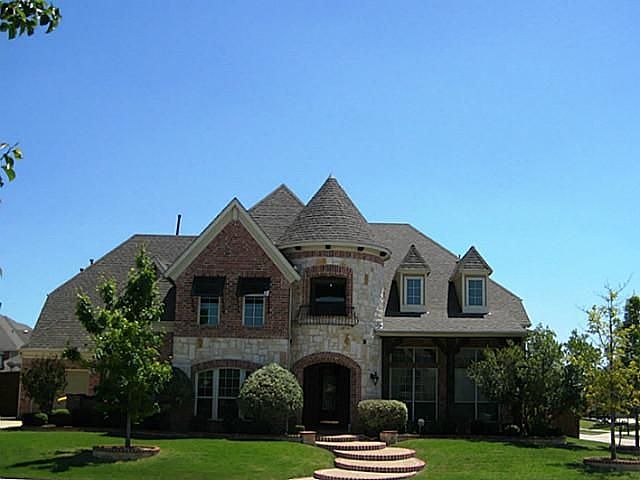 1st image of 520 Wentworth Ln