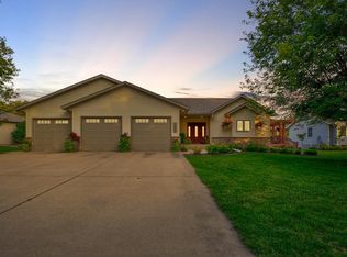 1243 Southview Dr, Faribault, MN 55021